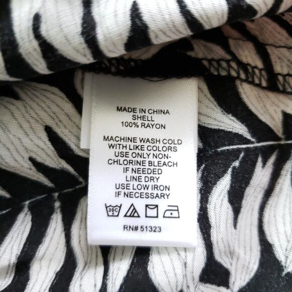 1.STATE off the shoulder ruffle leaf print blouse top black cream Size XL NEW - Picture 6 of 7